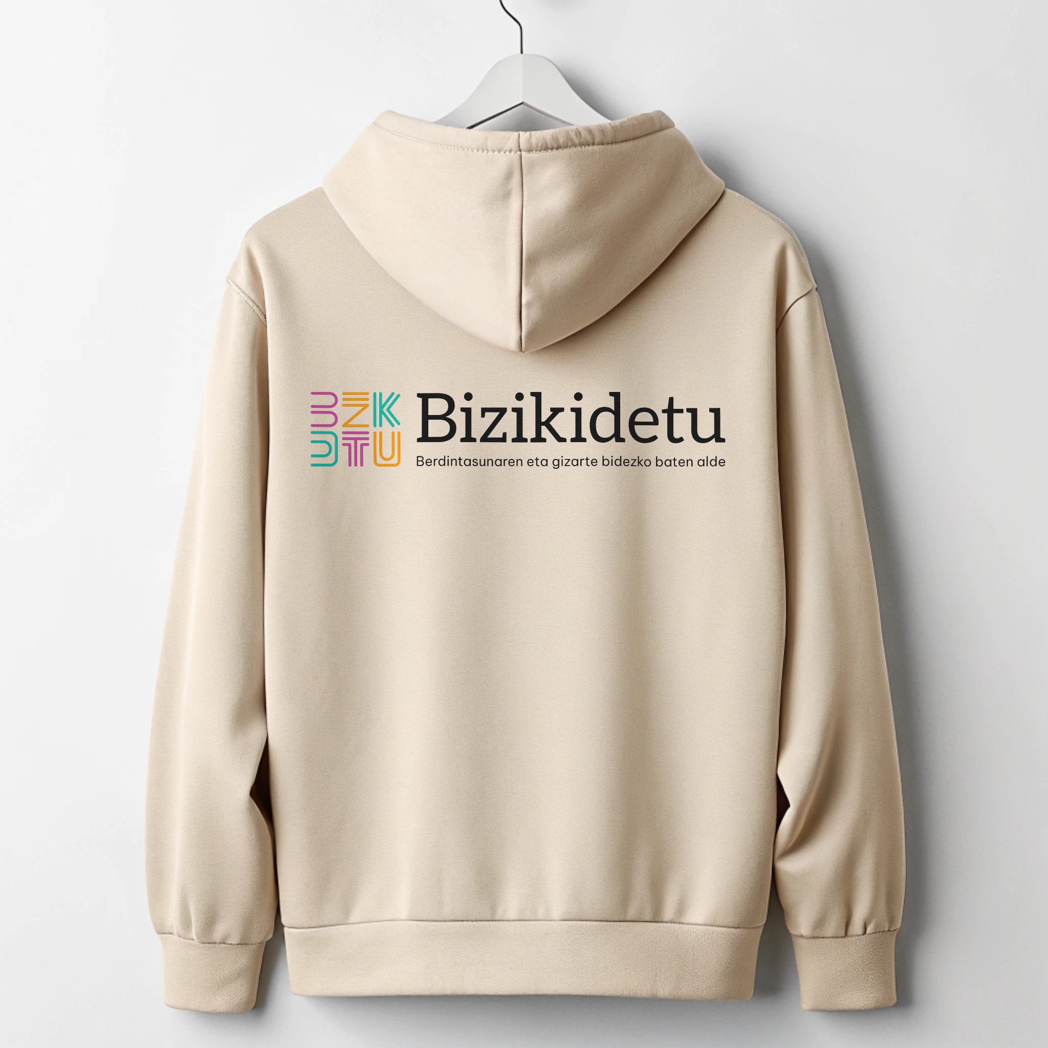 Sudadera Bizikidetu beige